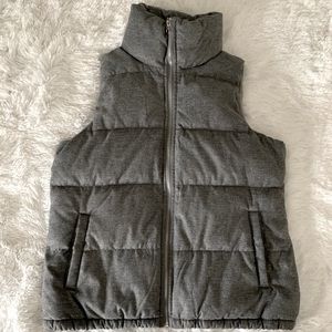 Old Navy women’s puffer vest